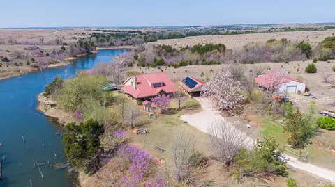 908 S Maple Rd, Calumet, OK 73014 photo 1