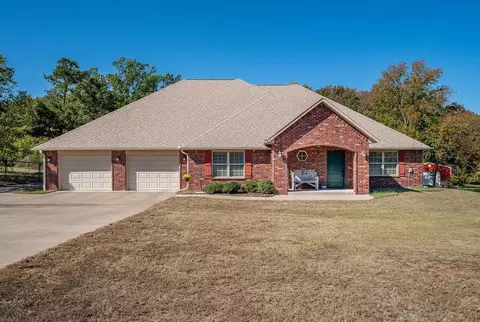 19176 Charleston Pt, Shawnee, OK 74801