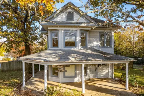 226 N Mission Ave, Tahlequah, OK 74464
