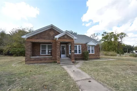 520 S Bdwy St, Maud, OK 74854