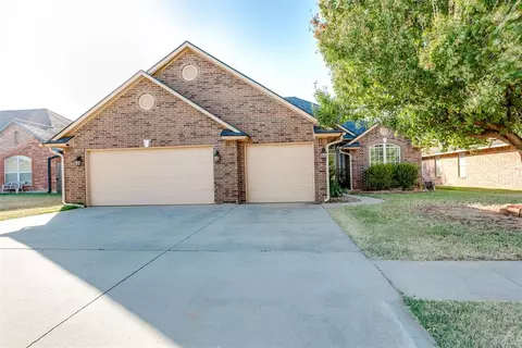 3821 Pamela Ln, Yukon, OK 73099