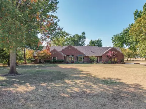 126 Deer Creek Rd, Edmond, OK 73012