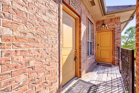 1812 Alameda St #223, Norman, OK 73071