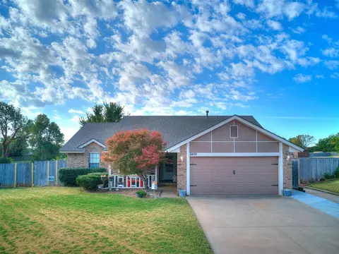 2400 W Park Pl, Moore, OK 73160