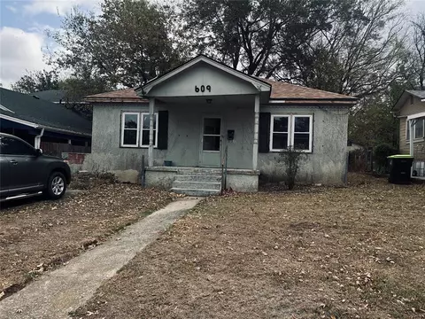 609 N Oak St, Holdenville, OK 74848