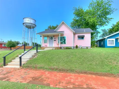 202 S Drexel Ave, Guthrie, OK 73044