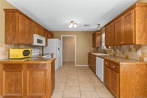 120 Byng Ave, Ada, OK 74820 photo 13