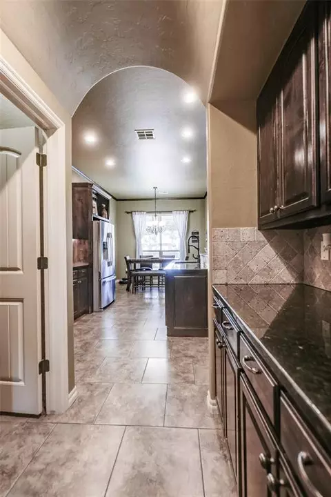 2425 Glenmere Dr, Edmond, OK 73003 photo 13