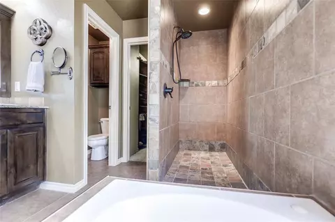 2425 Glenmere Dr, Edmond, OK 73003 photo 19