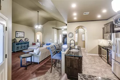 2425 Glenmere Dr, Edmond, OK 73003 photo 8