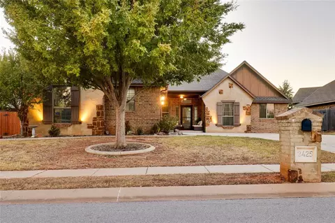 2425 Glenmere Dr, Edmond, OK 73003 photo 1