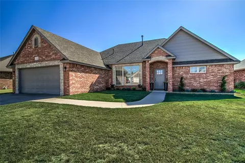 204 Fairway Dr, Perkins, OK 74059