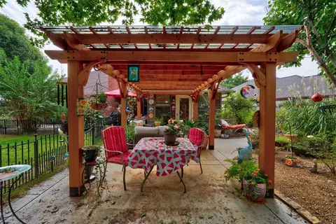 10113 Forest Ln, Midwest City, OK 73130