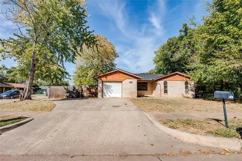 1119 Lois St, Norman, OK 73071
