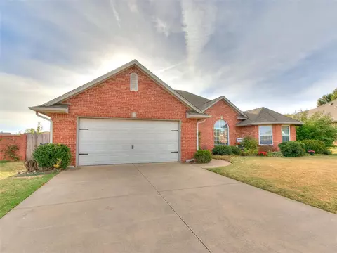 8300 Aspen Hills Dr, Oklahoma City, OK 73132
