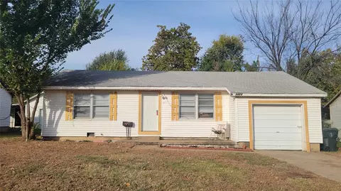 3425 Willow Creek Dr, Midwest City, OK 73110