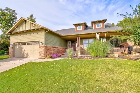 725 Falling Sky Dr, Edmond, OK 73034