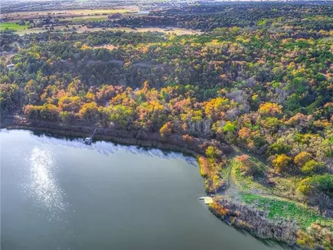 1408 Oak Cliff Lake Estates Rd, Binger, OK 73009