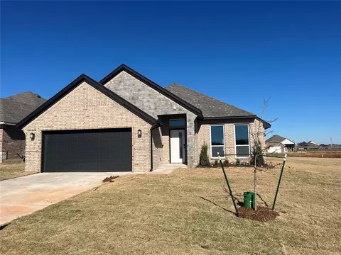9301 NW 141st St, Yukon, OK 73099