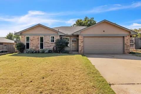 621 Gray Fox Run, Edmond, OK 73003