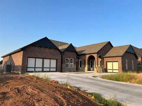 9932 NW 98th St, Yukon, OK 73099