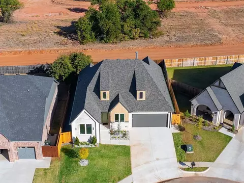 2332 Amante Ct, Edmond, OK 73034