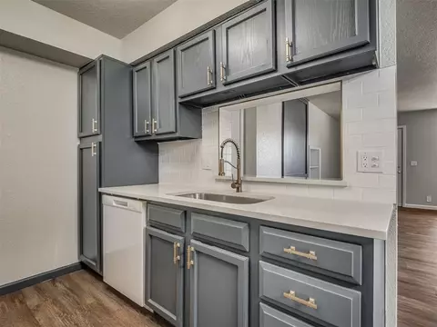 11417 Springhollow Rd #906, Oklahoma City, OK 73120