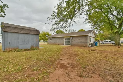15 NW 6th St, Tuttle, OK 73089 photo 5