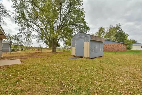 15 NW 6th St, Tuttle, OK 73089 photo 6
