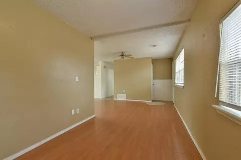 15 NW 6th St, Tuttle, OK 73089 photo 9