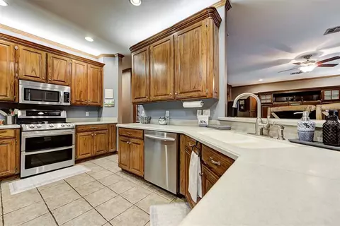 1744 S Dobbs Rd, Harrah, OK 73045 photo 16
