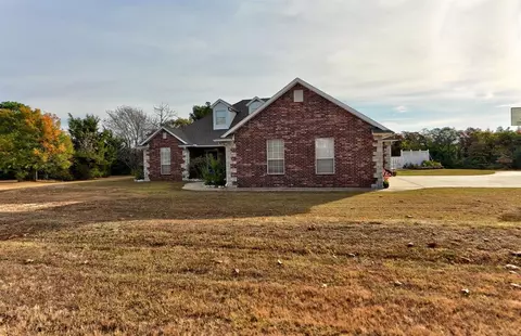 1744 S Dobbs Rd, Harrah, OK 73045 photo 3
