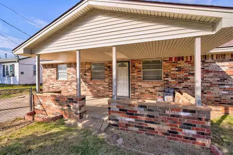 9029 NE 16th St, Midwest City, OK 73130