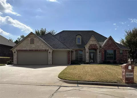 12300 Oxford Ct, Midwest City, OK 73130