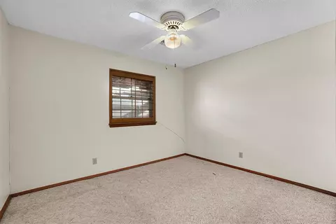 409 S Mockingbird Dr, Altus, OK 73521 photo 25