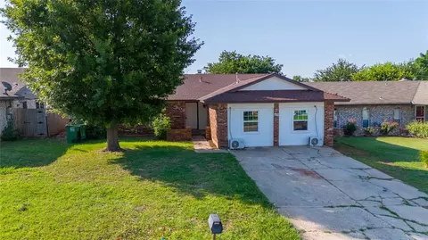 906 Devon St, Yukon, OK 73099 photo 2