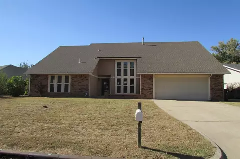 2137 Edinburg Dr, Yukon, OK 73099