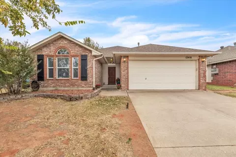12416 SW 12th St, Yukon, OK 73099