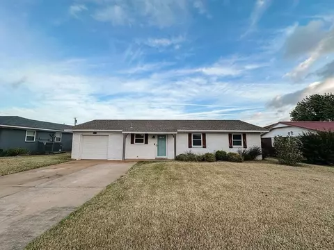 408 E Skyview Dr, Hinton, OK 73047 photo 2