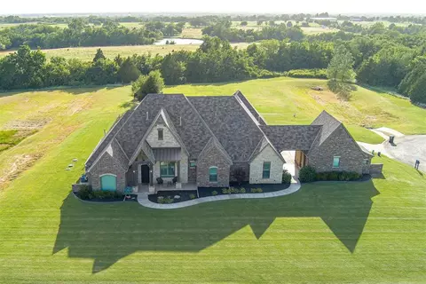 24057 Buckingham Ct, Edmond, OK 73025