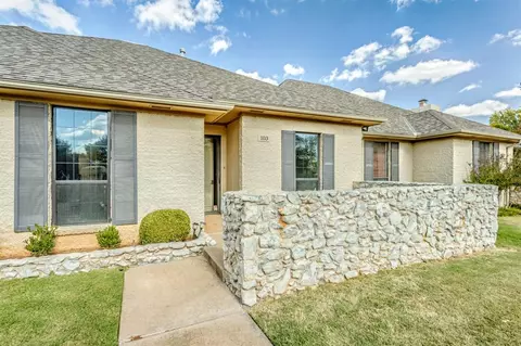 2100 Cobblestone Ct #103, Edmond, OK 73034