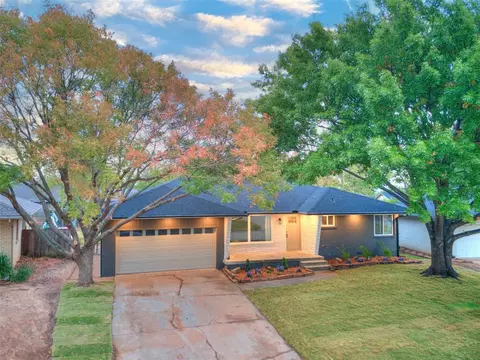 2309 Barclay Rd, The Village, OK 73120