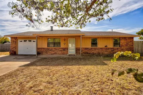 911 W Choctaw Ln, Stillwater, OK 74075