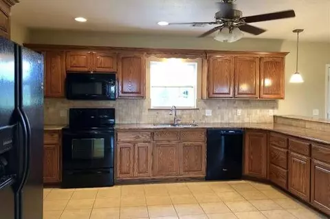 308 N Elm Creek Rd, Cushing, OK 74023 photo 11