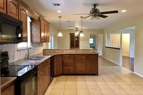 308 N Elm Creek Rd, Cushing, OK 74023 photo 9