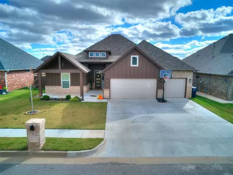 9232 NW 81st St, Yukon, OK 73099