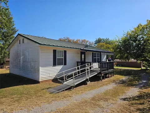 514 N 8th Ave, Purcell, OK 73080