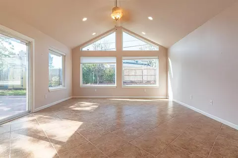 2805 N Shannon Ave, Bethany, OK 73008