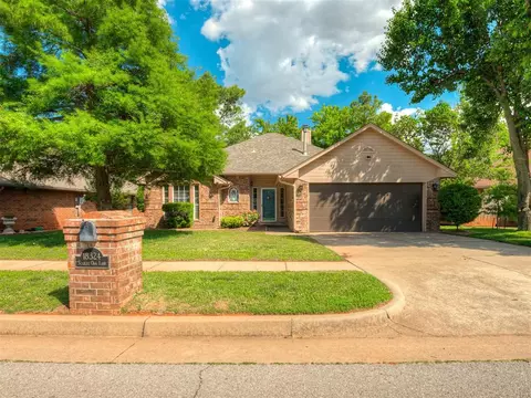 18324 Scarlet Oak Ln, Edmond, OK 73012