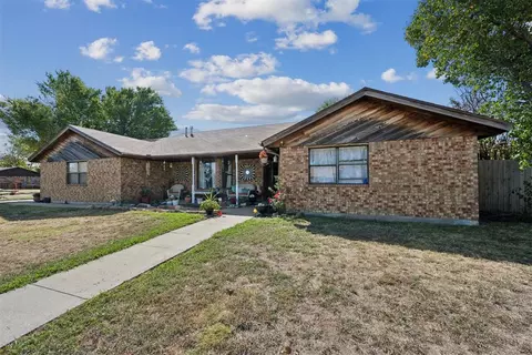 7202 NW Willow Creek Dr, Lawton, OK 73505